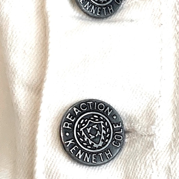 Kennith Cole white cropped jeans😃 - Picture 3 of 13